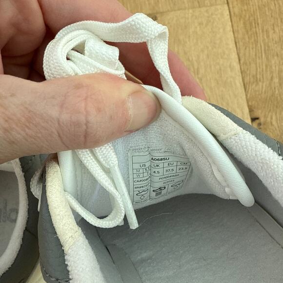 Alo Yoga Sneakers Recovery Mode Size US7 White Gray - Picture 8 of 9